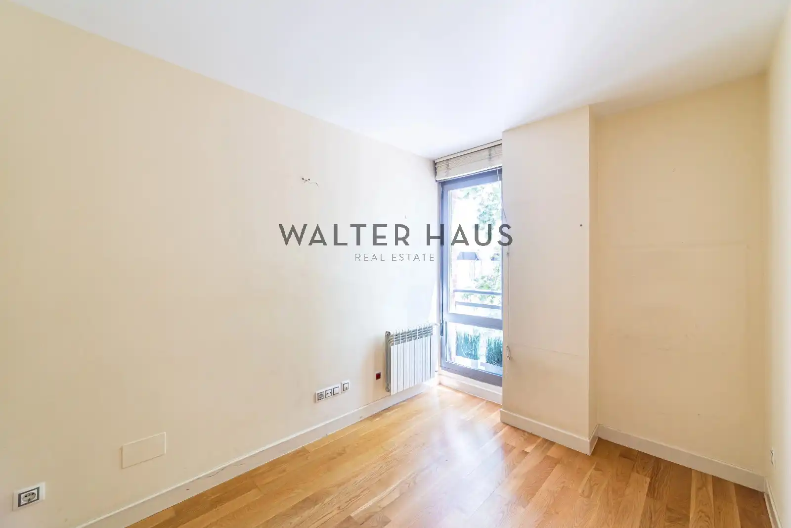 Exterior view of Flat for sale in Madrid  with Air Conditioner, Heating and Storage room