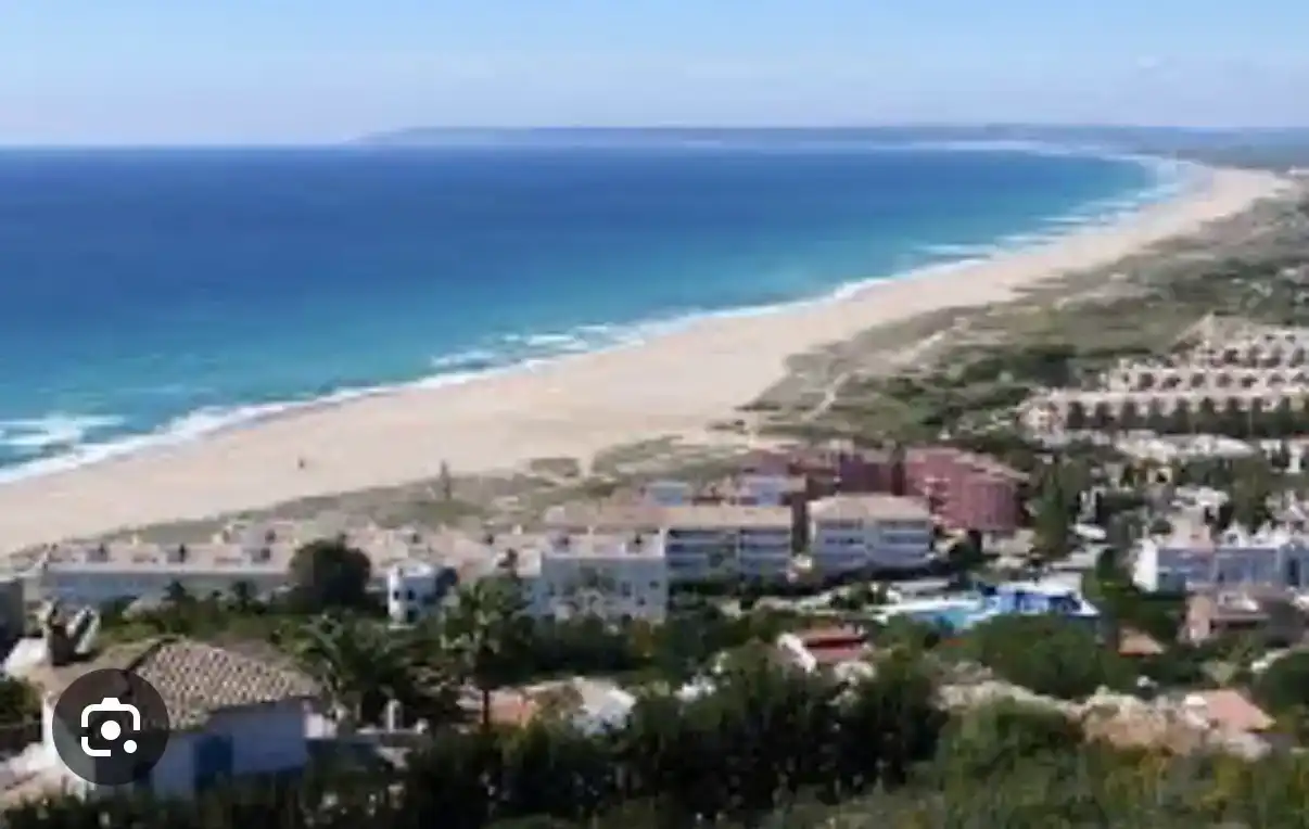 Vista exterior de Planta baixa en venda en Zahara de los Atunes amb Aire condicionat, Jardí privat i Traster
