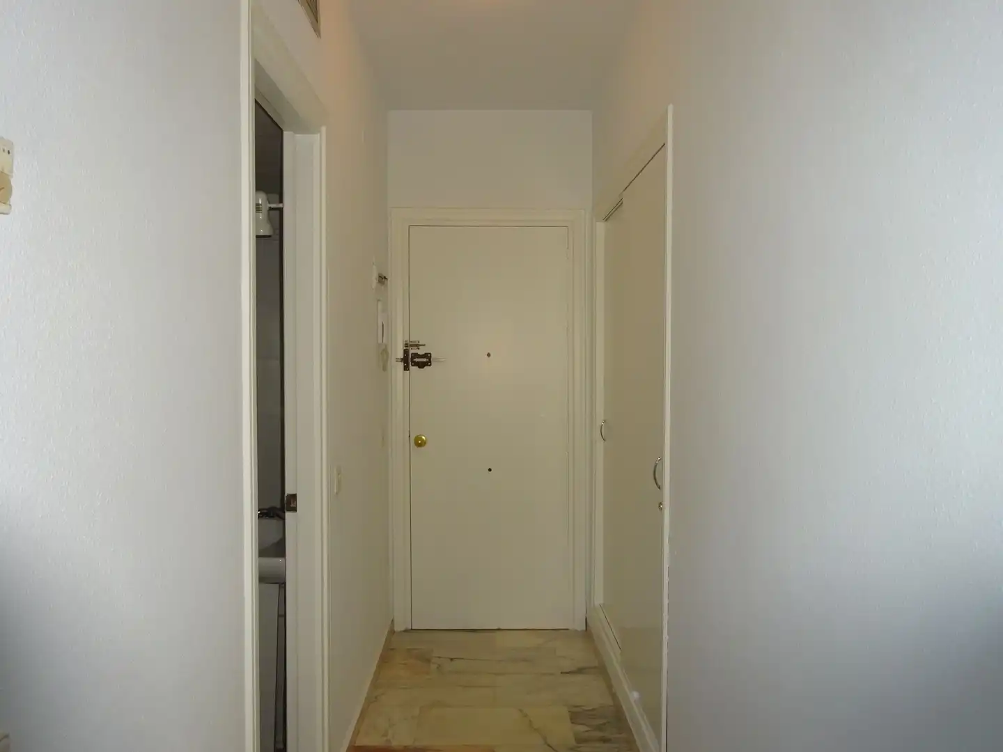 Study for rent in Sevilla  with Air Conditioner, Heating and Washing machine