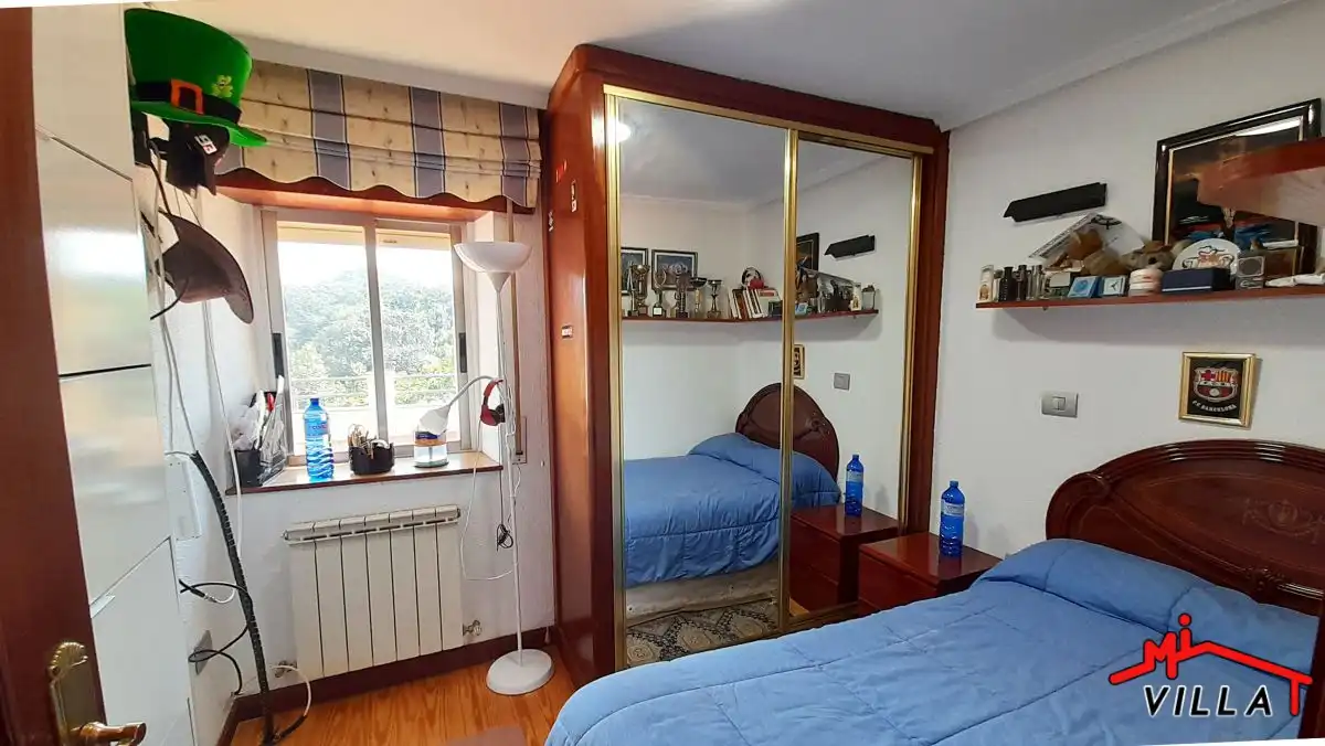 Dormitori de Casa o xalet en venda en Laredo amb Terrassa i Moblat