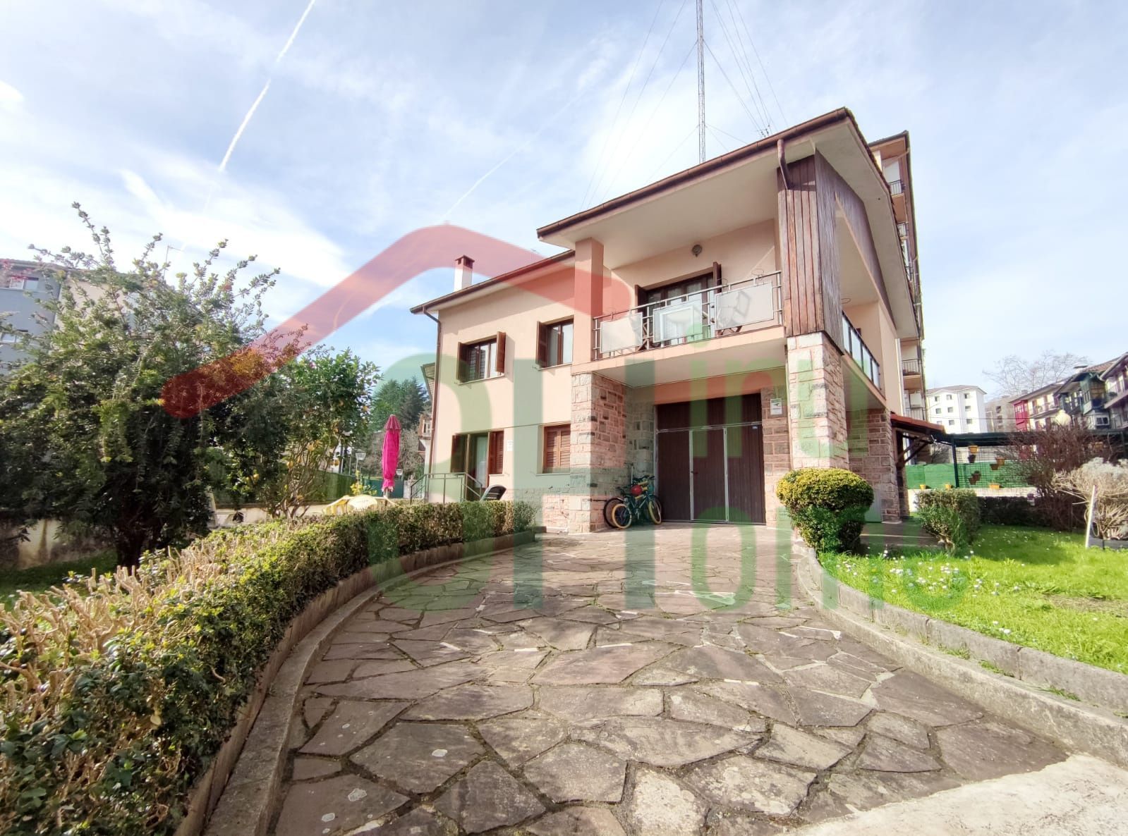 Garden of House or chalet for sale in Irun   with Heating, Terrace and Storage room