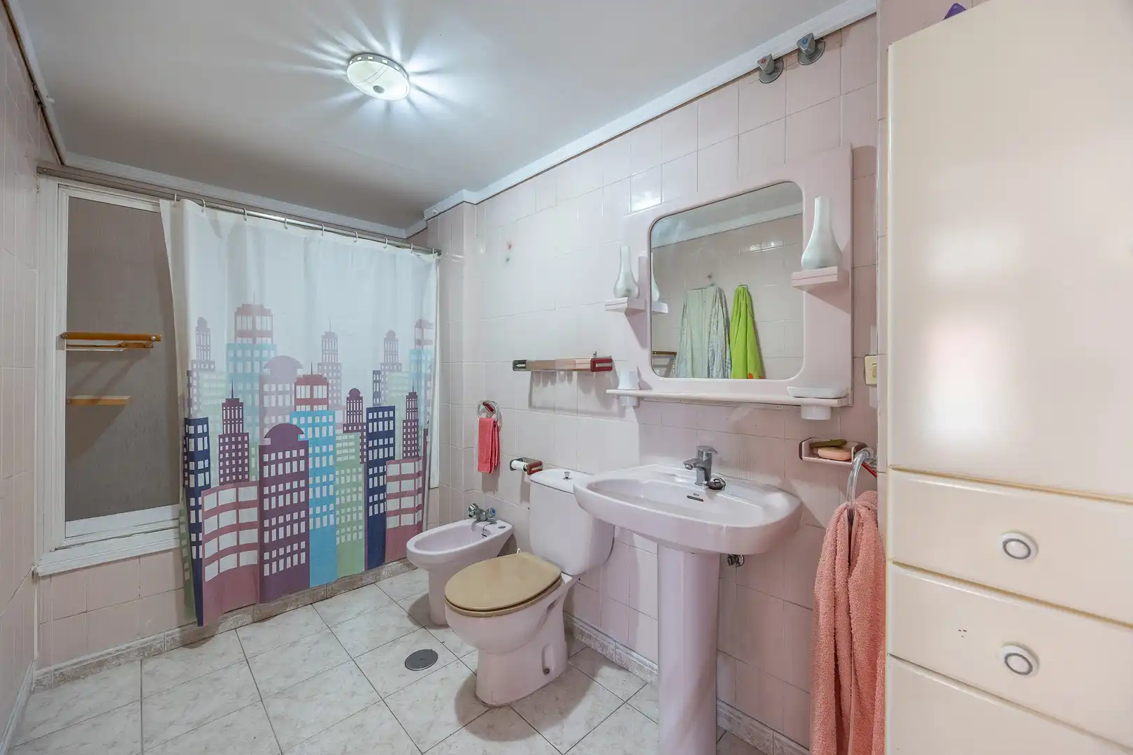 Baño de Piso en venta en Benidorm con Trastero y Amueblado