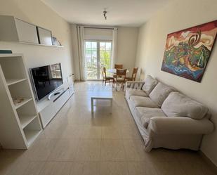 Sala d'estar de Àtic de lloguer en La Línea de la Concepción amb Moblat i Balcó