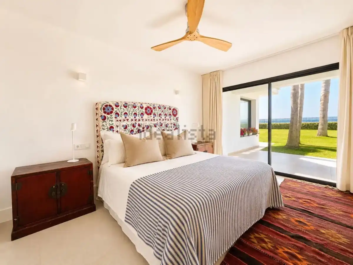Dormitori de Casa o xalet de lloguer en Estepona amb Aire condicionat, Jardí privat i Terrassa