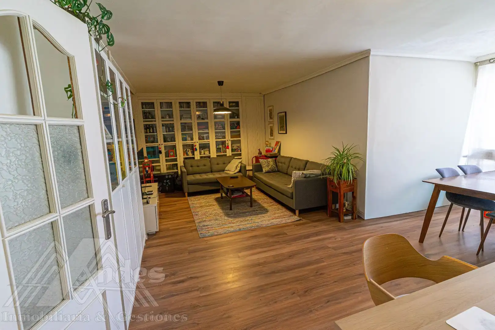 Living room of Flat for sale in Majadahonda  with Air Conditioner, Heating and Storage room