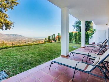 Baixos amb piscina en venda a La Mairena