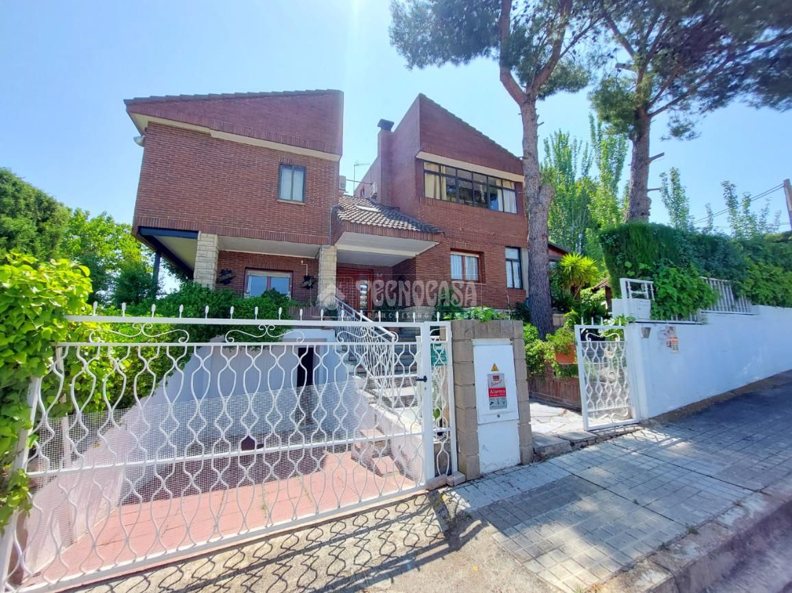 Exterior view of House or chalet for sale in  Zaragoza Capital  with Air Conditioner, Heating and Swimming Pool