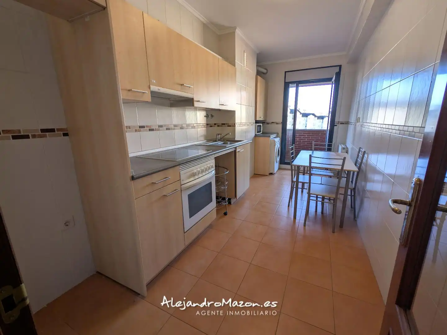 Cocina de Piso en venta en Castro-Urdiales con Calefacción, Parquet y Terraza