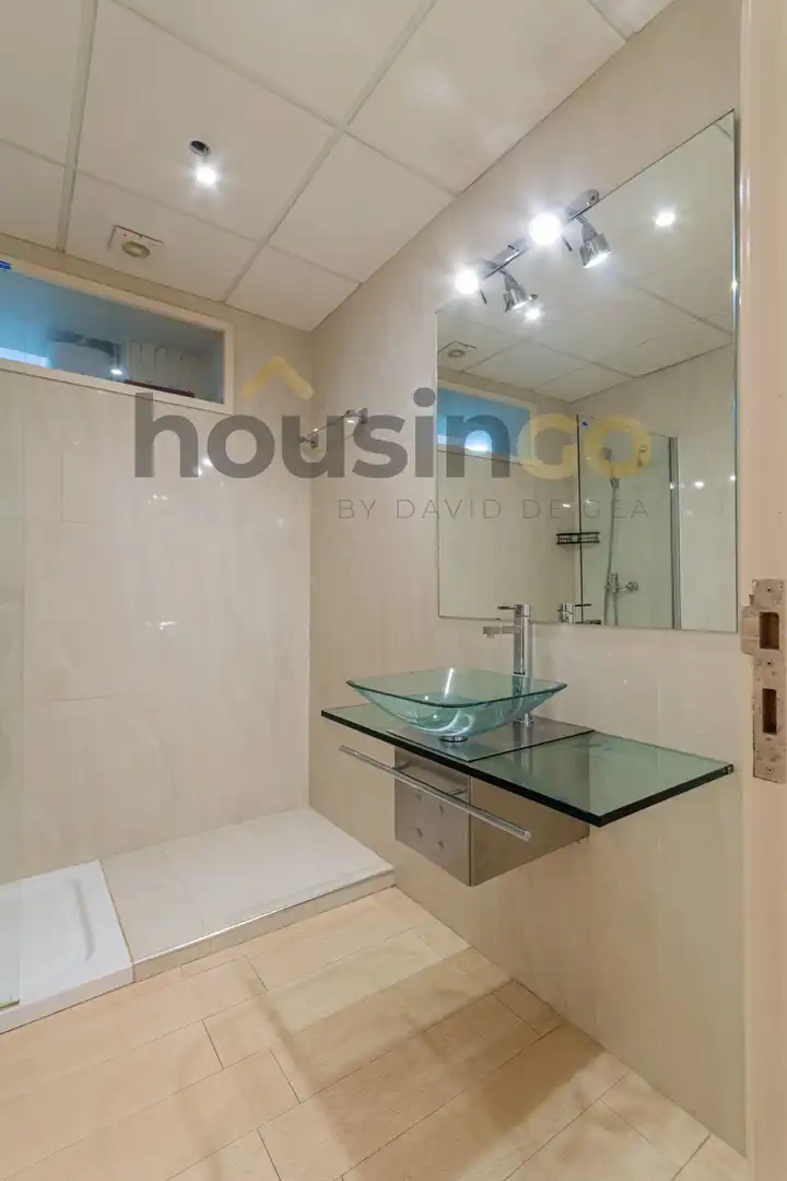 Baño de Piso en venta en Madrid con Aire acondicionado, Calefacción y Amueblado
