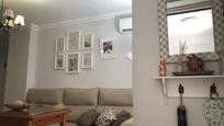 Living room of Flat for sale in  Sevilla Capital  with Air Conditioner, Heating and Furnished