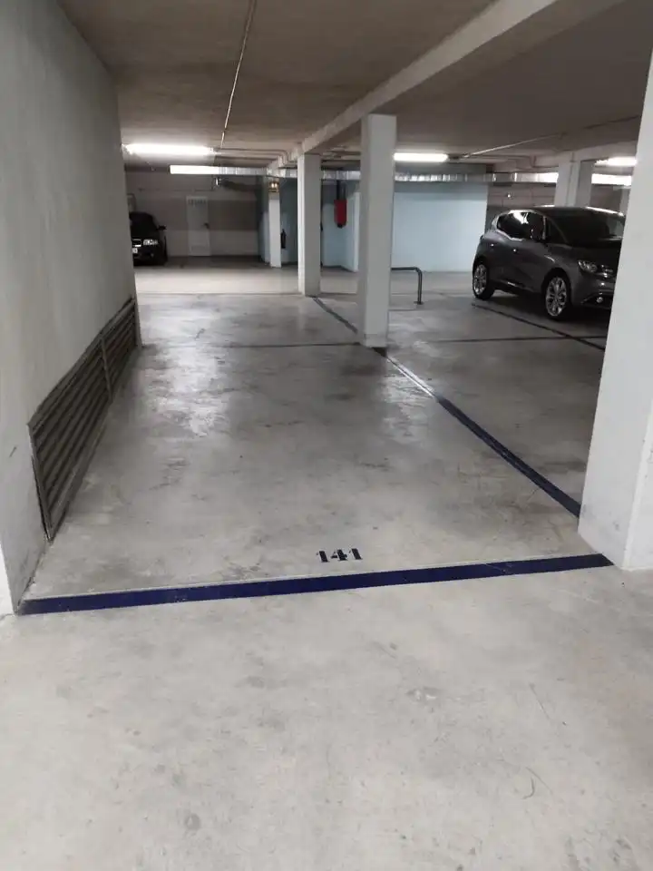 Parkplatz zum Verkauf in Calle Margarita de Navarra, imagen 4