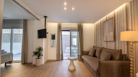 Foto 2 de Apartamento de alquiler en Playamar - Benyamina, Torremolinos