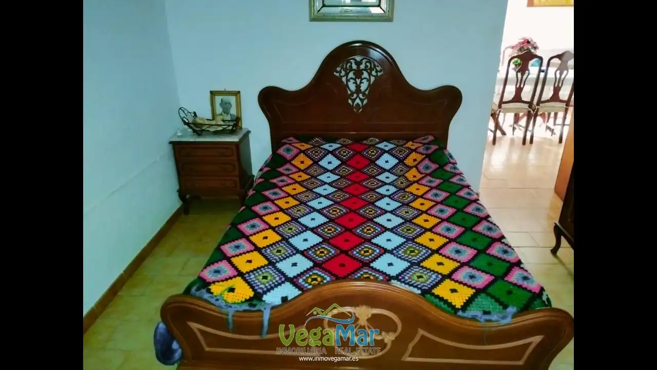 Habitación de Edificio en venta en Nerja