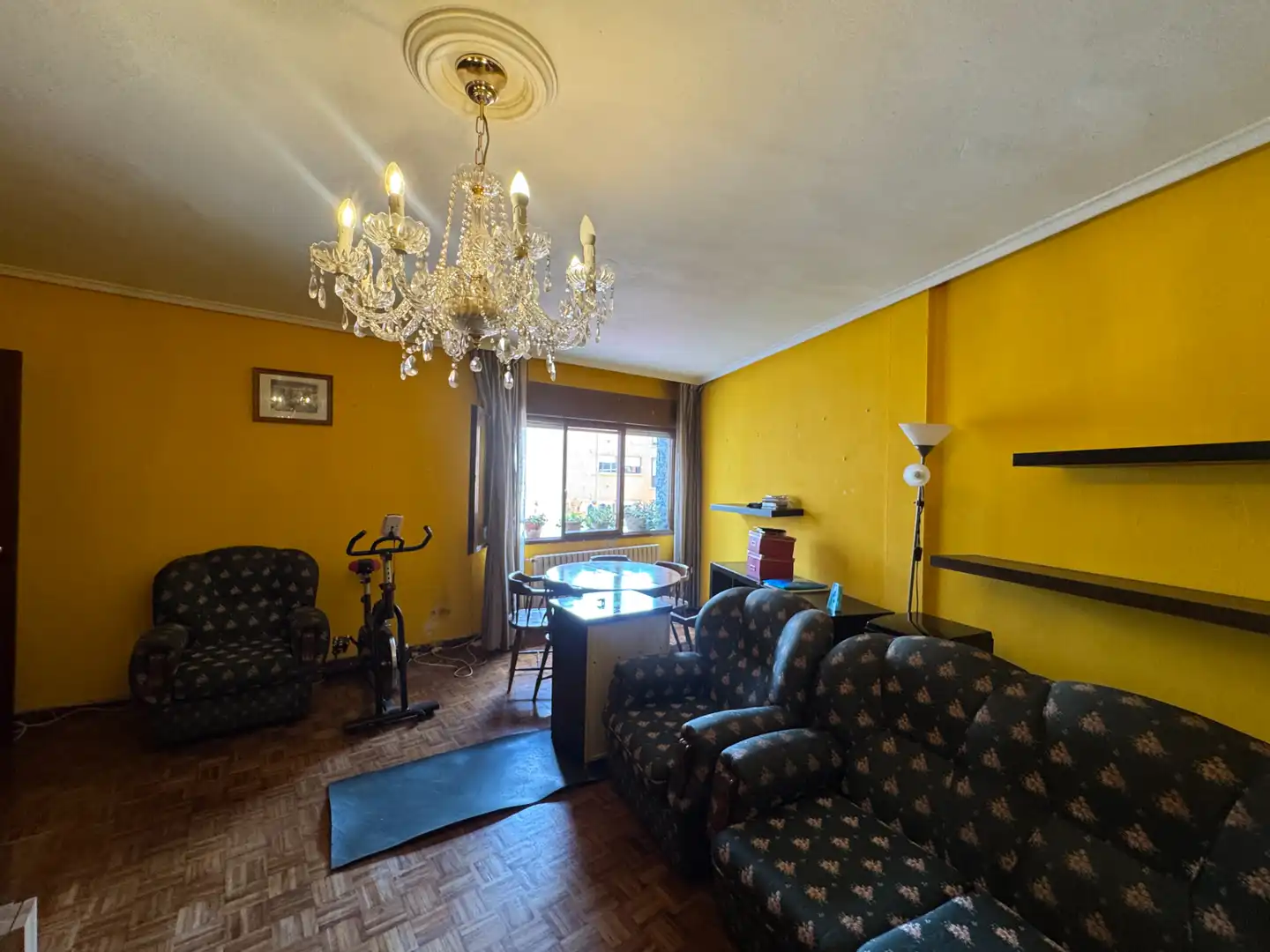 Sala d'estar de Pis en venda en Llanera amb Calefacció i Parquet
