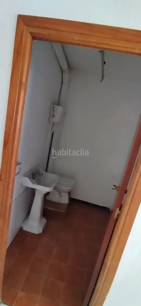 Local comercial en venta en Calle Isla Saltes 9, imagen 2