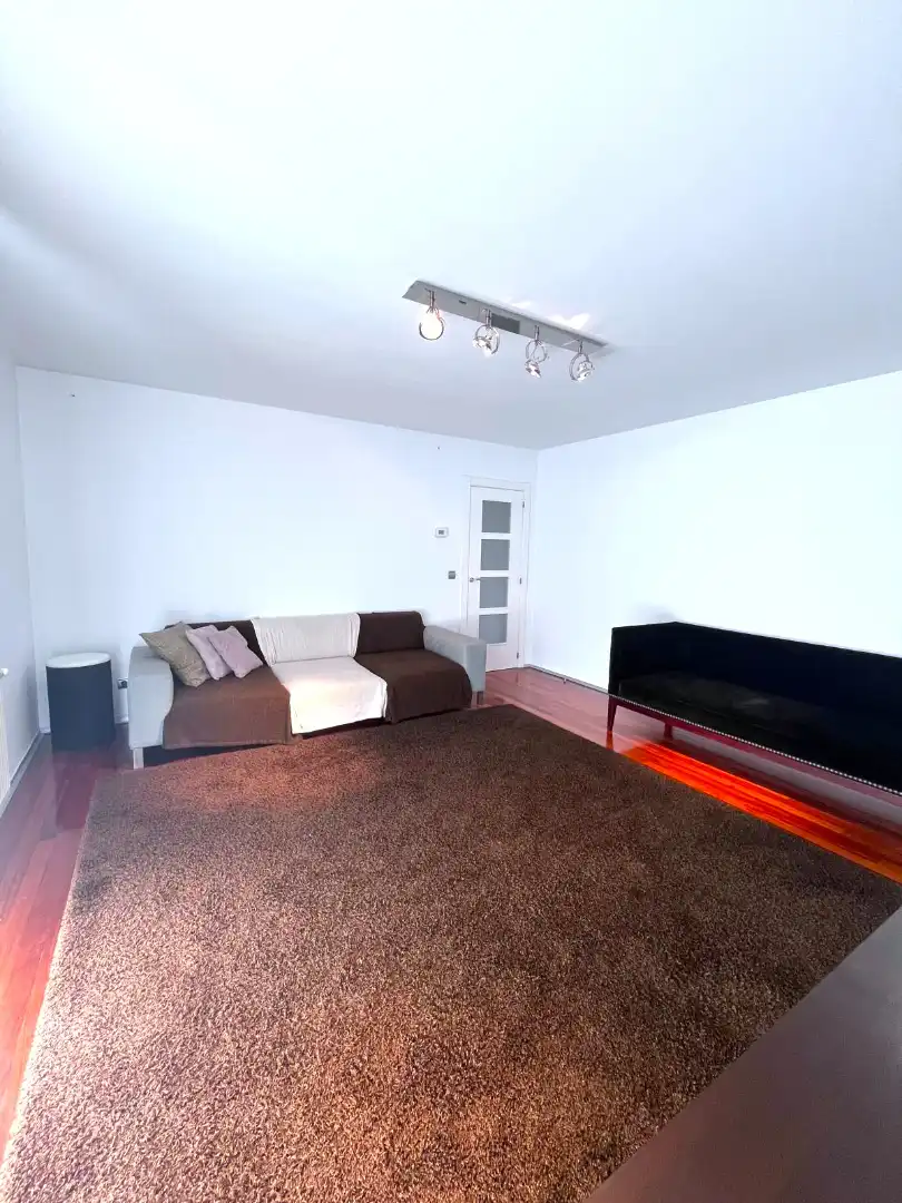 Sala de estar de Piso en venta en Castro-Urdiales con Calefacción, Jardín privado y Parquet