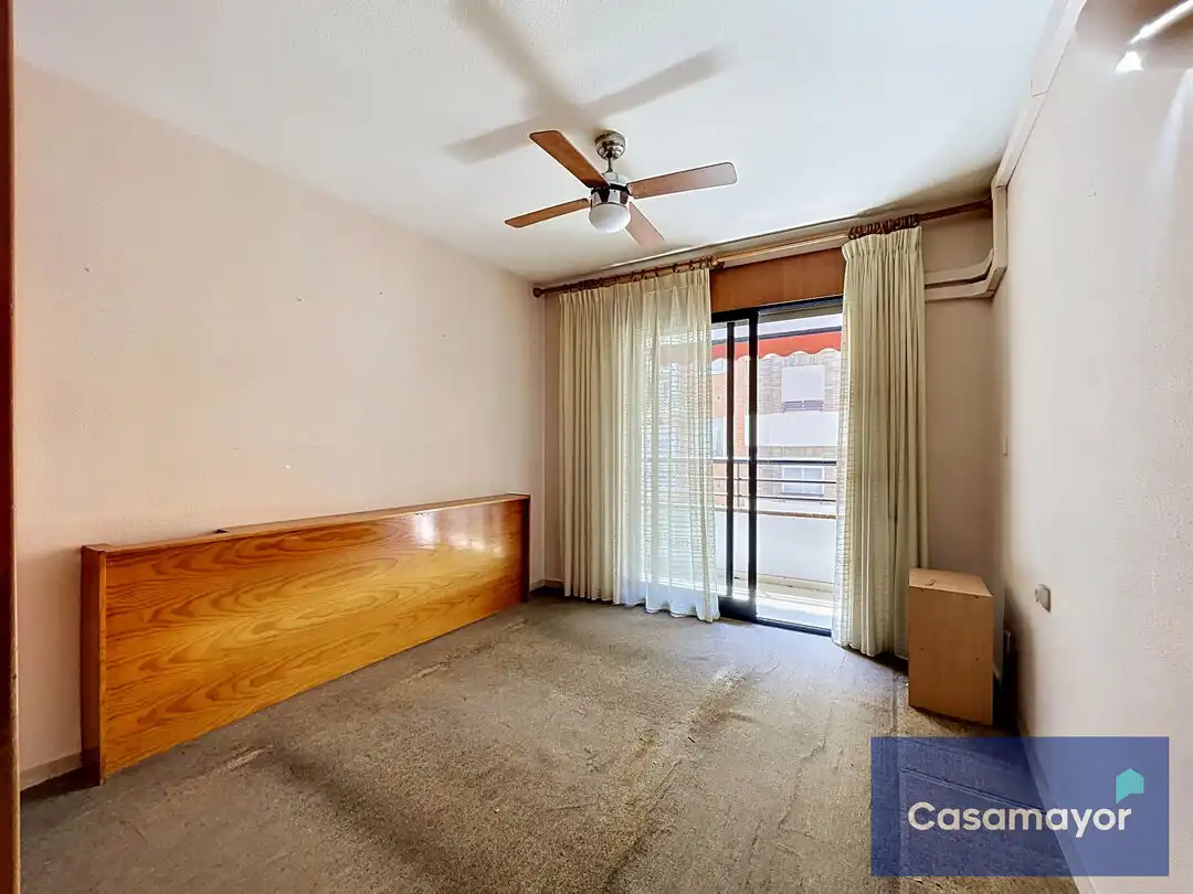 Schlafzimmer von Wohnung zum Verkauf in Alicante / Alacant mit Klimaanlage, Abstellraum und Balkon