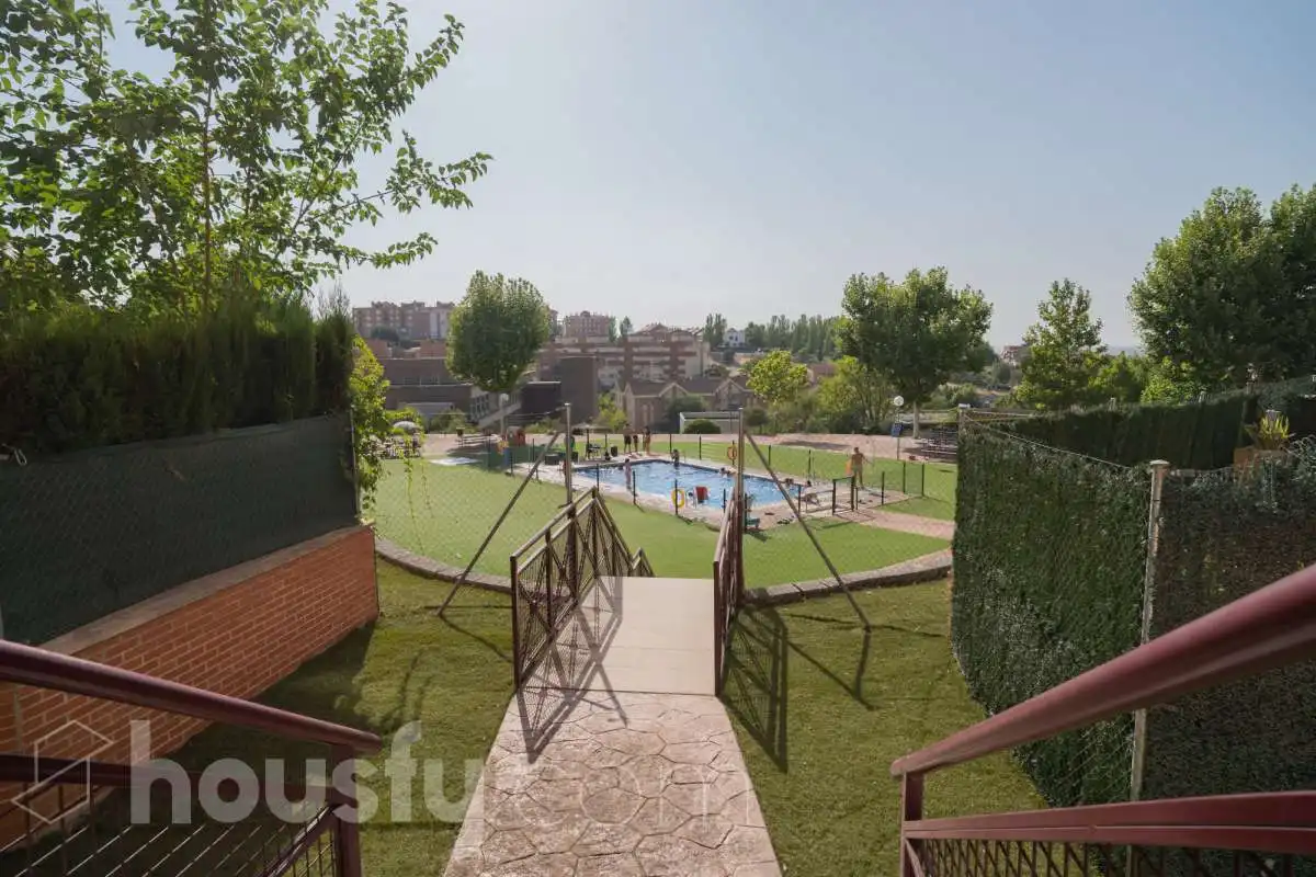 Swimming pool of Flat for sale in Arganda del Rey  with Private garden, Terrace and Balcony
