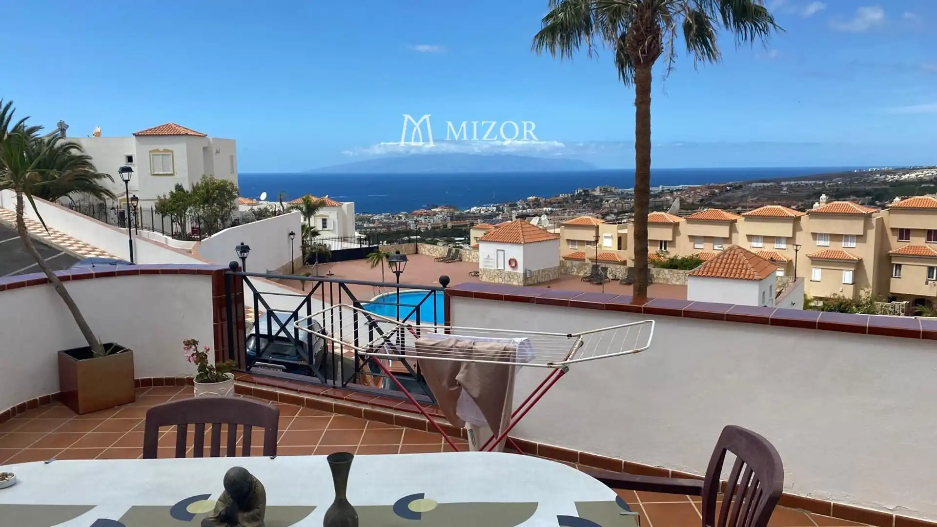 Vista exterior de Dúplex en venta en Adeje con Terraza, Piscina y Piscina comunitaria