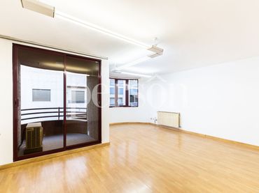 Flat with balcony for sale in Ciutat Vella