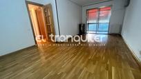 Living room of Flat to rent in  Madrid Capital  with Air Conditioner, Parquet flooring and Terrace