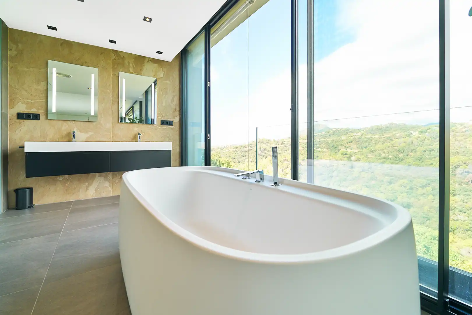 Baño de Casa o chalet en venta en Benahavís con Aire acondicionado, Calefacción y Jardín privado