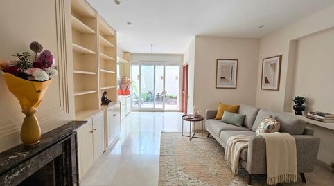 Espectacular Casa Unifamiliar con 2 Terrazas y Patio en el corazón de Hospitalet Centro