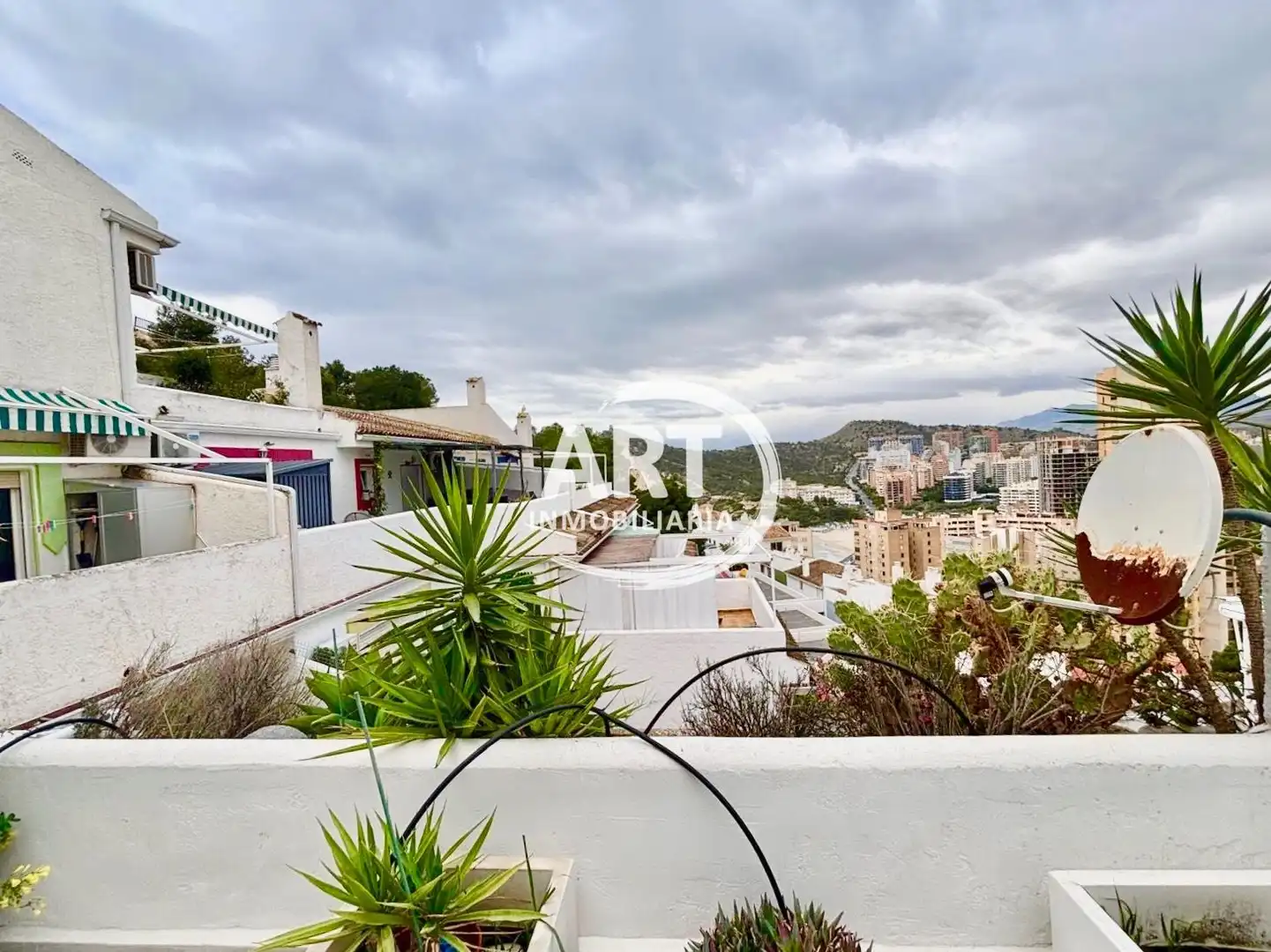 Vista exterior de Estudio en venta en Benidorm con Aire acondicionado, Calefacción y Terraza
