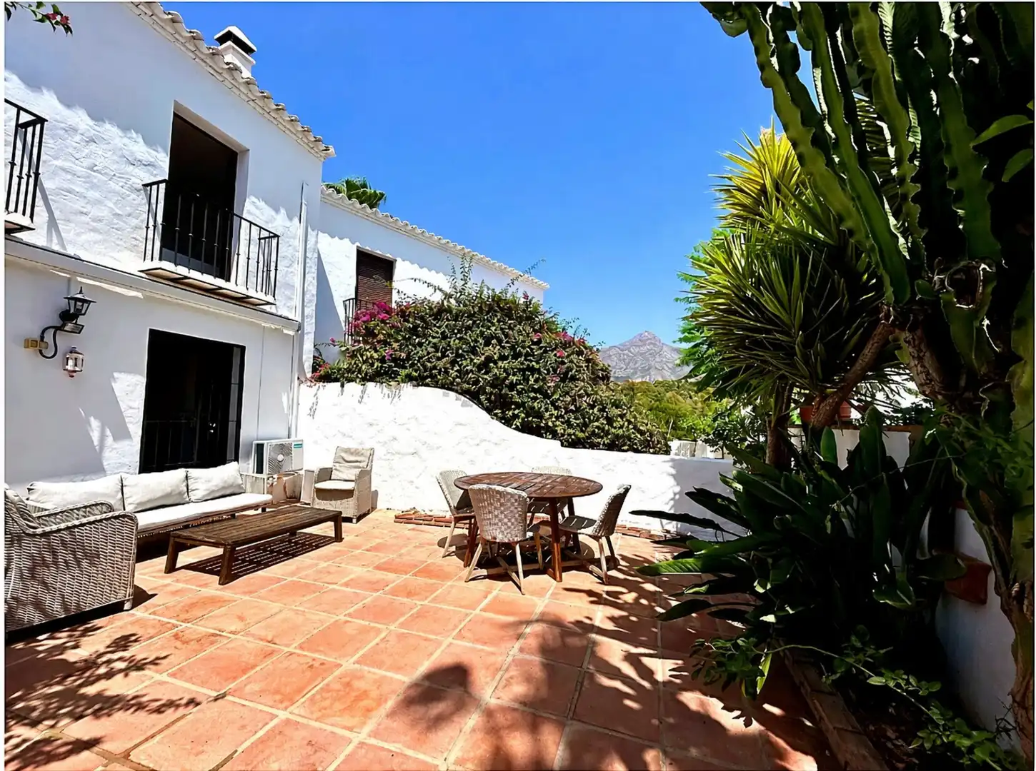 Terraced house with terrace for sale in Nueva Andalucía, imagen 3