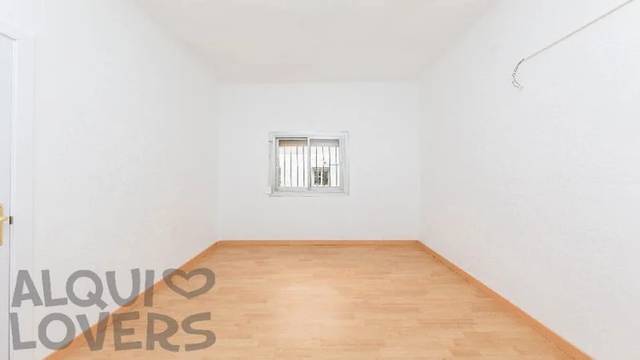 Piso en Venta en Carrer de Llançà en Collblanc