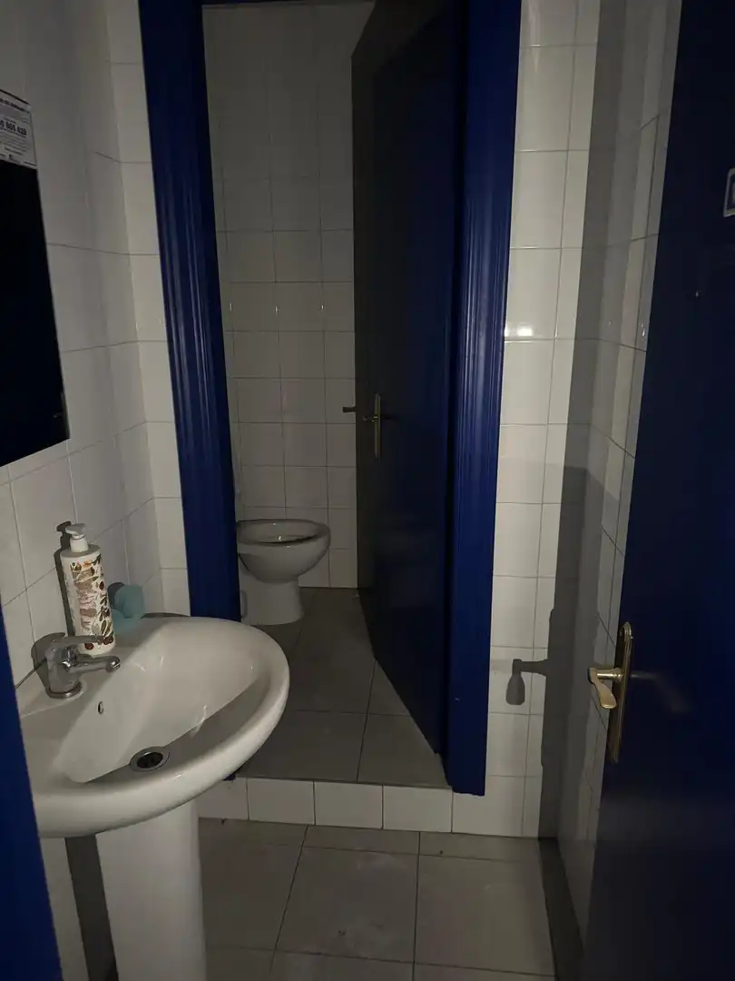 Bany de Local de lloguer en Valladolid amb Aire condicionat
