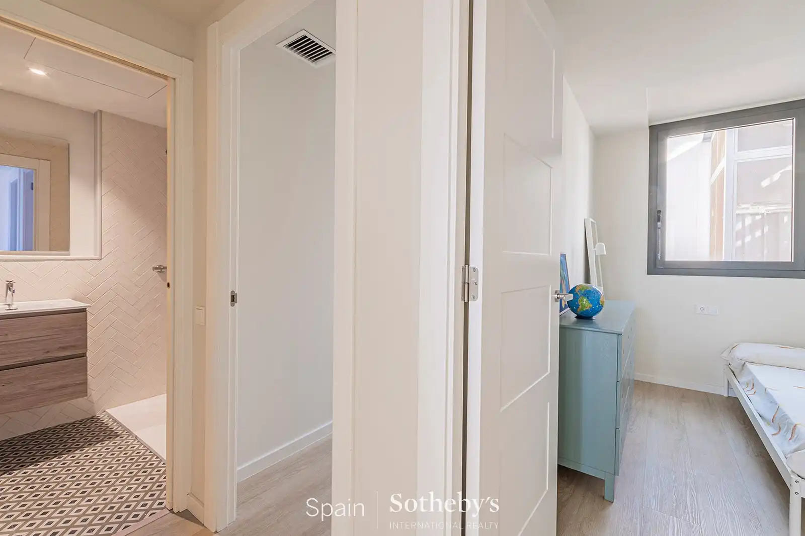 Duplex con ascensore in vendita a Gran Via de les Corts Catalanes, imagen 18