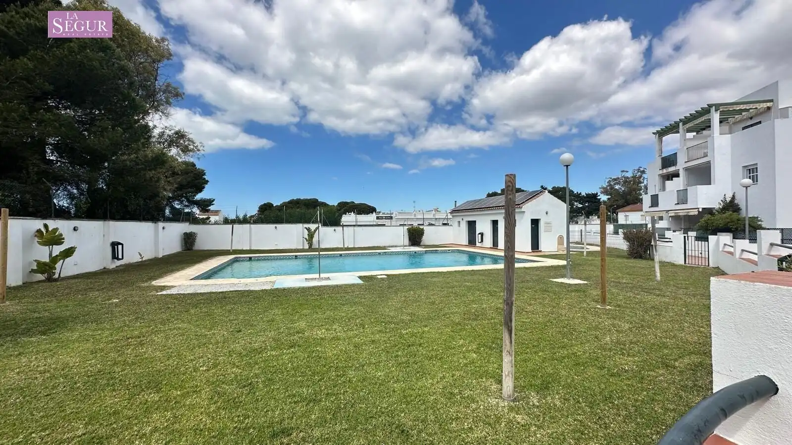 Swimming pool of Flat for sale in Conil de la Frontera  with Terrace, Furnished and Community pool