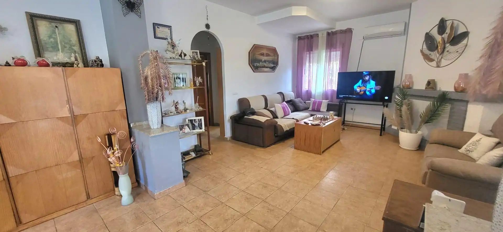 Sala de estar de Finca rústica en venta en Almodóvar del Río con Aire acondicionado, Jardín privado y Terraza