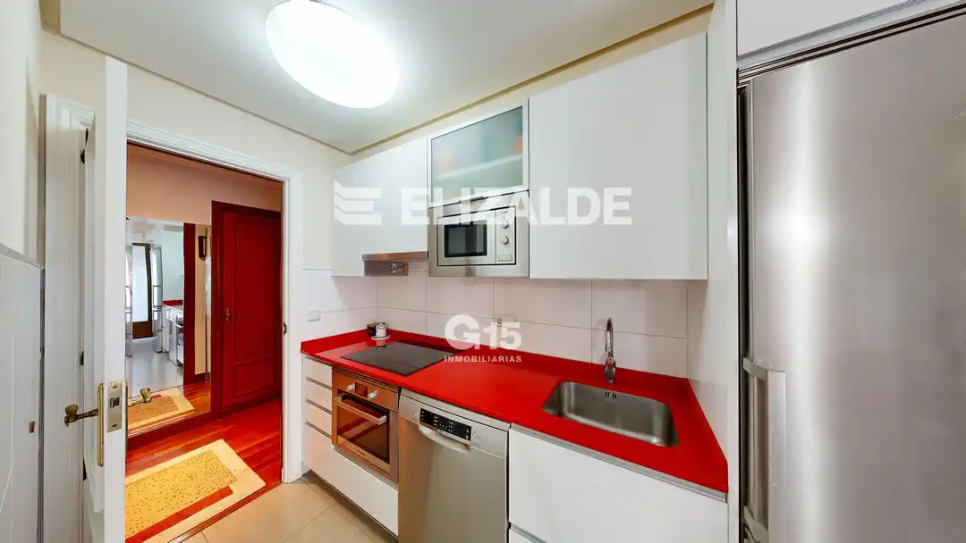 Cocina de Piso en venta en Donostia - San Sebastián  con Calefacción, Jardín privado y Terraza