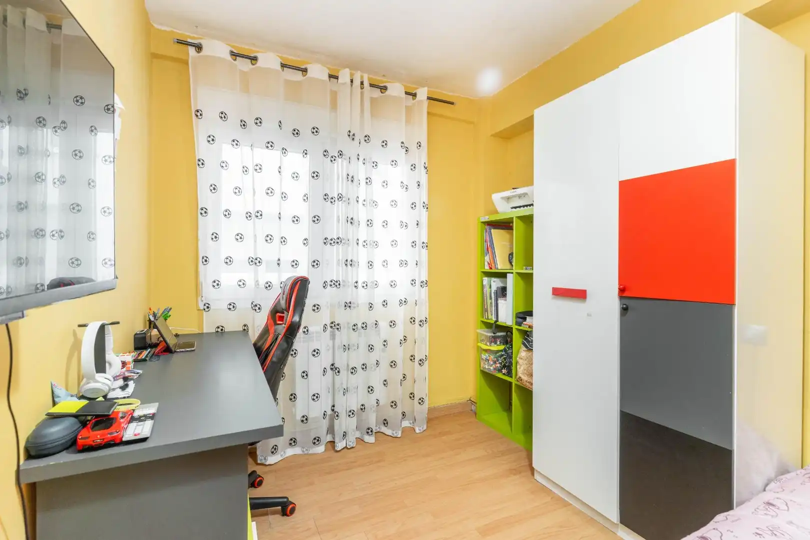 Habitación de Piso en venta en Gijón  con Calefacción, Terraza y Amueblado
