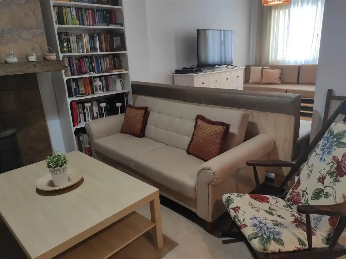 Wohnzimmer von Country house zur Miete in Pinet mit Klimaanlage und Balkon