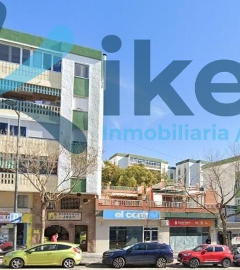 Foto 2 de Piso en venta en Los Jardines de Marbella - La Ermita, Marbella