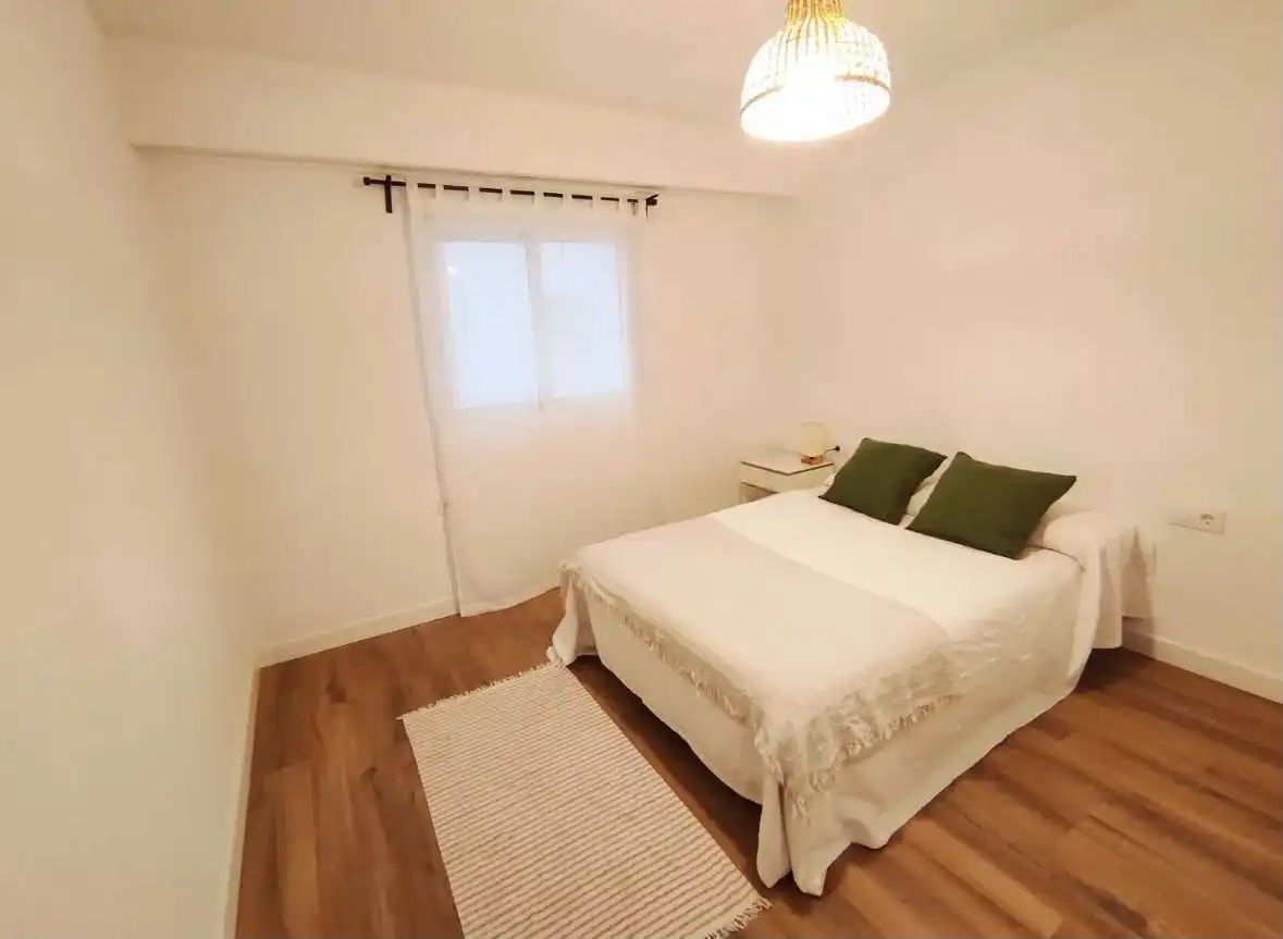 Habitación de Piso de alquiler en Valencia con Aire acondicionado, Amueblado y Horno