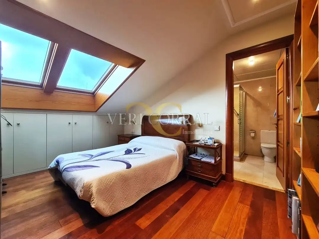 Bedroom of Flat for sale in Oviedo   with Heating, Terrace and Storage room