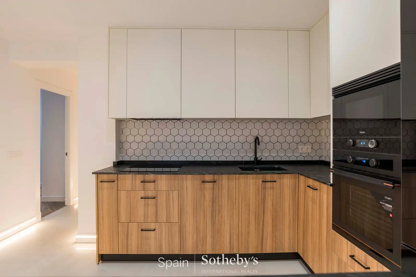 Kitchen of Apartments for sale in Madrid  with Air Conditioner and Heating