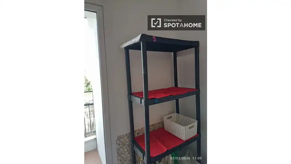 Bedroom of Flat for share in Madrid  with Air Conditioner, Terrace and Furnished