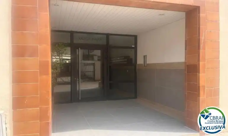 Àtic en venda en Empuriabrava amb Calefacció, Jardí privat i Moblat