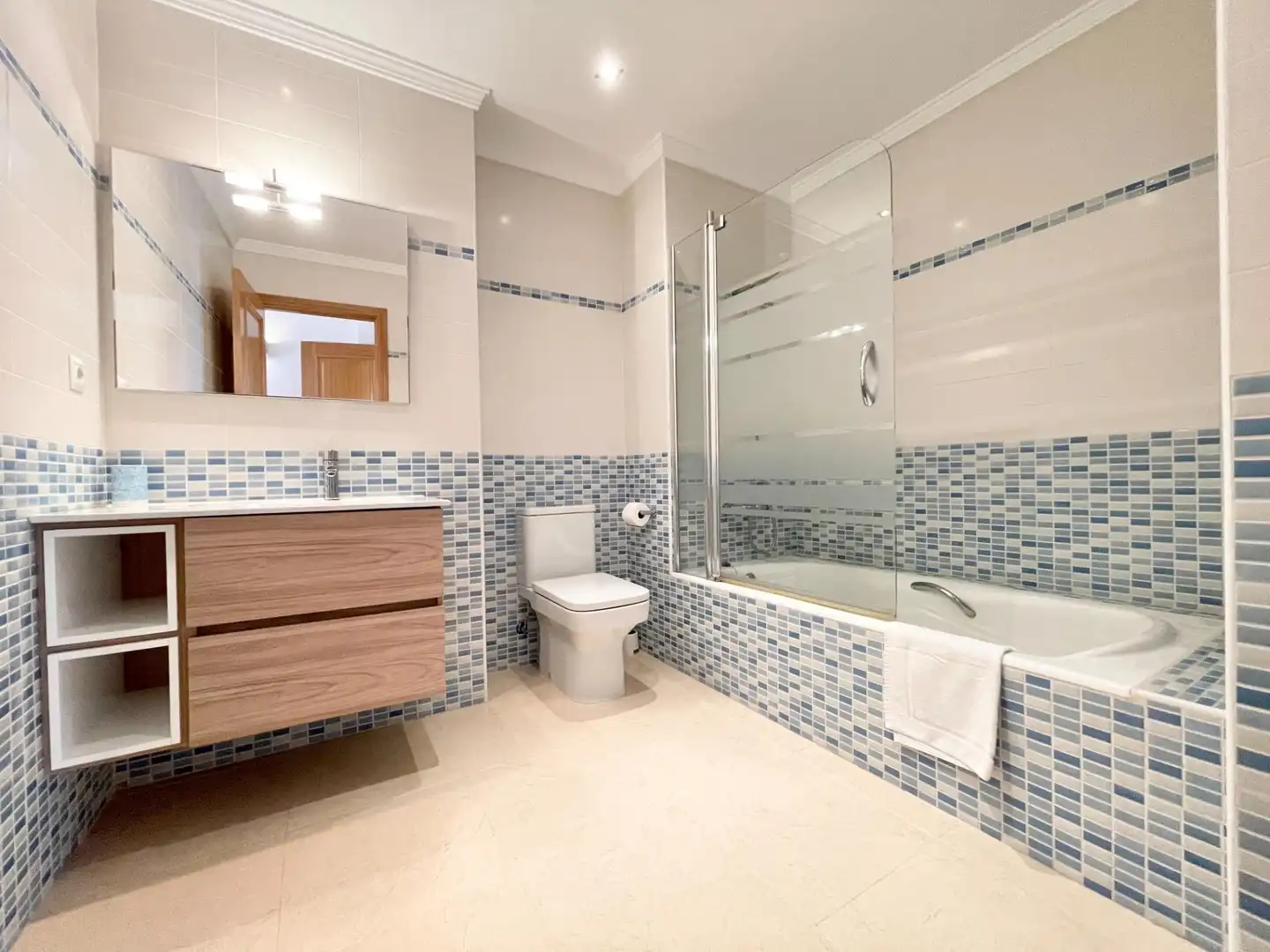 Badezimmer von Haus oder Chalet zum Verkauf in Llucmajor mit Klimaanlage, Privatgarten und Balkon