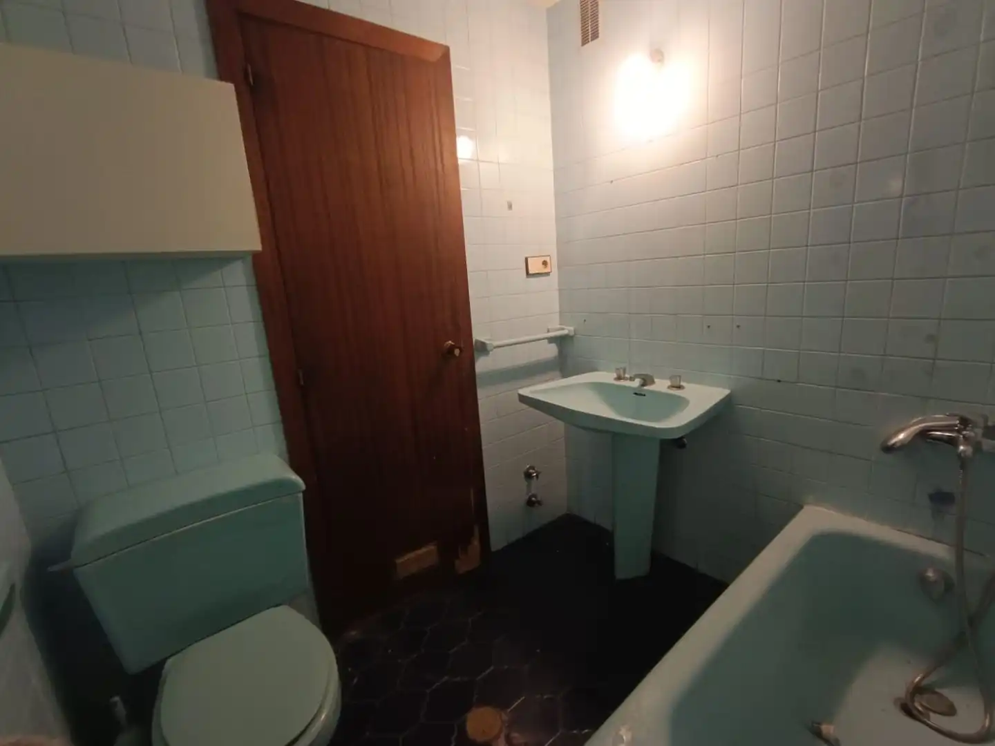 Bathroom of Flat for sale in Oviedo   with Heating, Terrace and Storage room