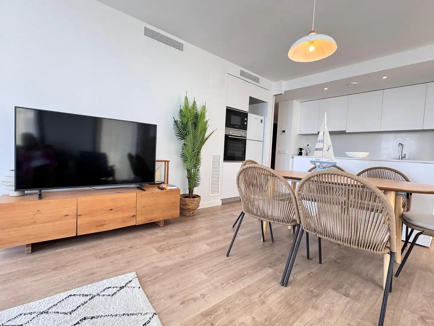 Wohnzimmer von Wohnung zum Verkauf in L'Escala mit Klimaanlage, Heizung und Terrasse