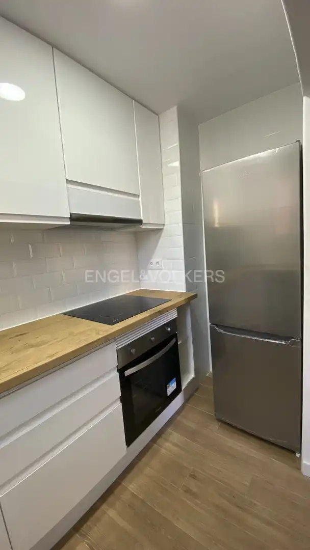 Cocina de Piso en venta en Barcelona con Calefacción y Balcón
