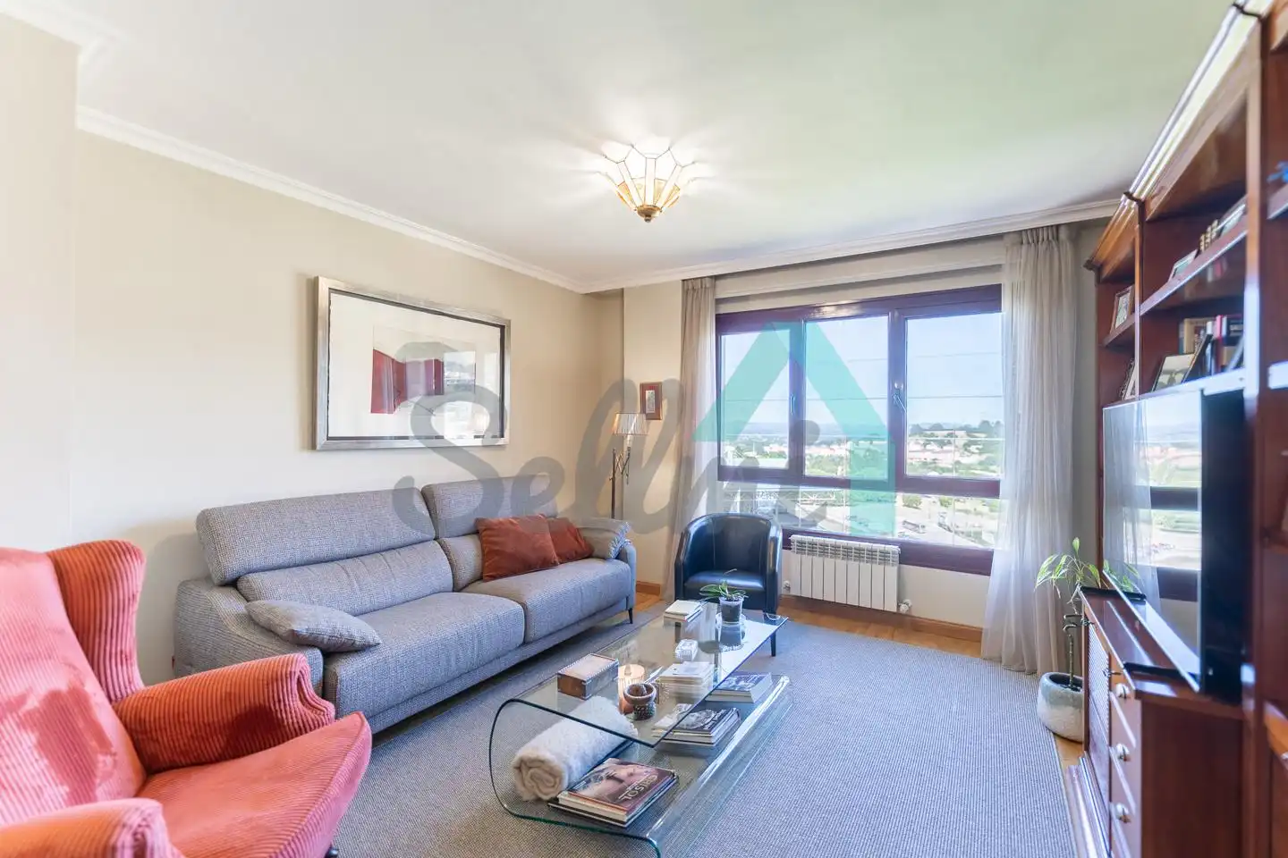 Sala de estar de Piso en venta en Oviedo  con Calefacción, Parquet y Trastero