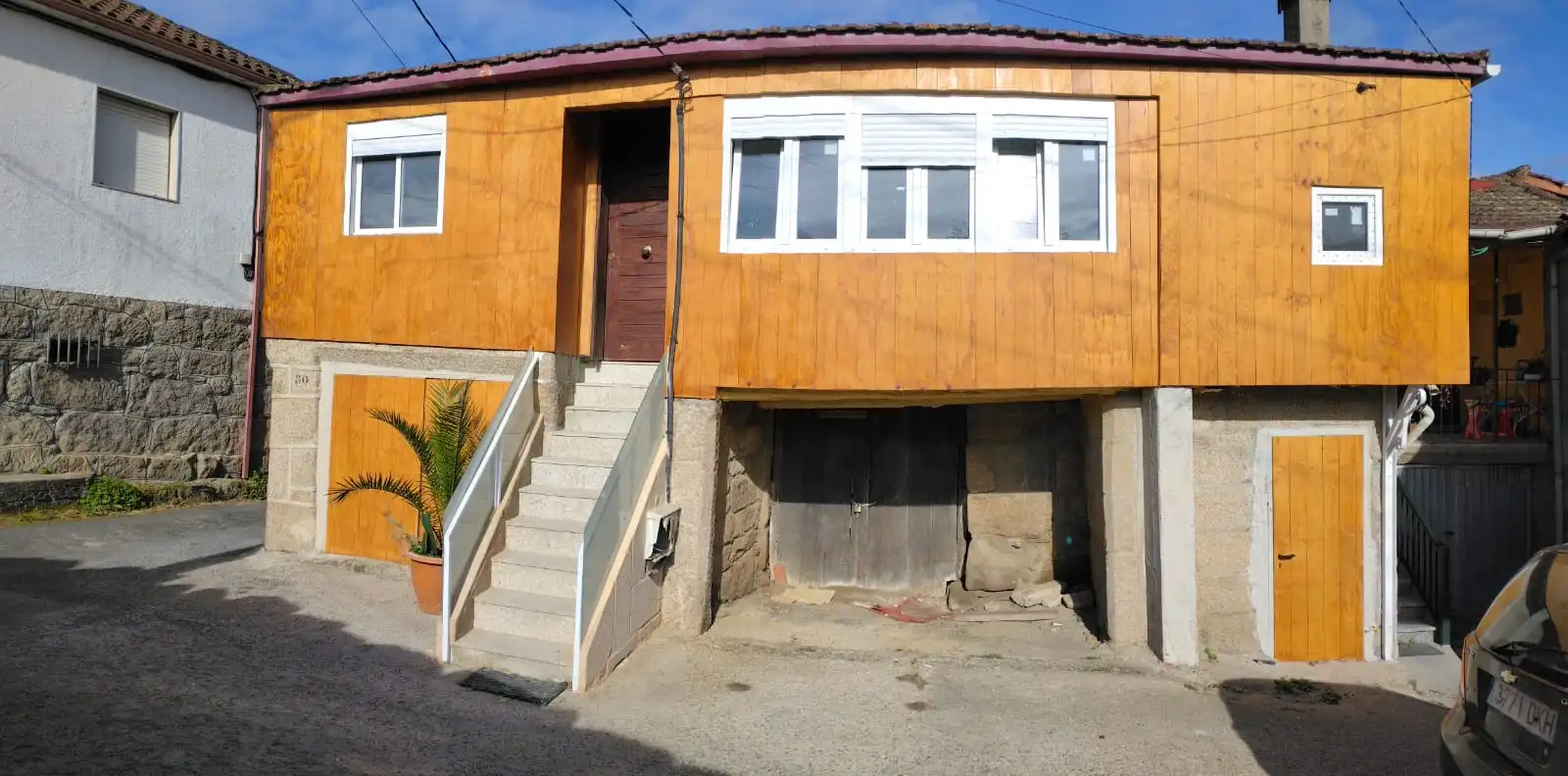 Vista exterior de Casa o xalet en venda en Nogueira de Ramuín amb Jardí privat