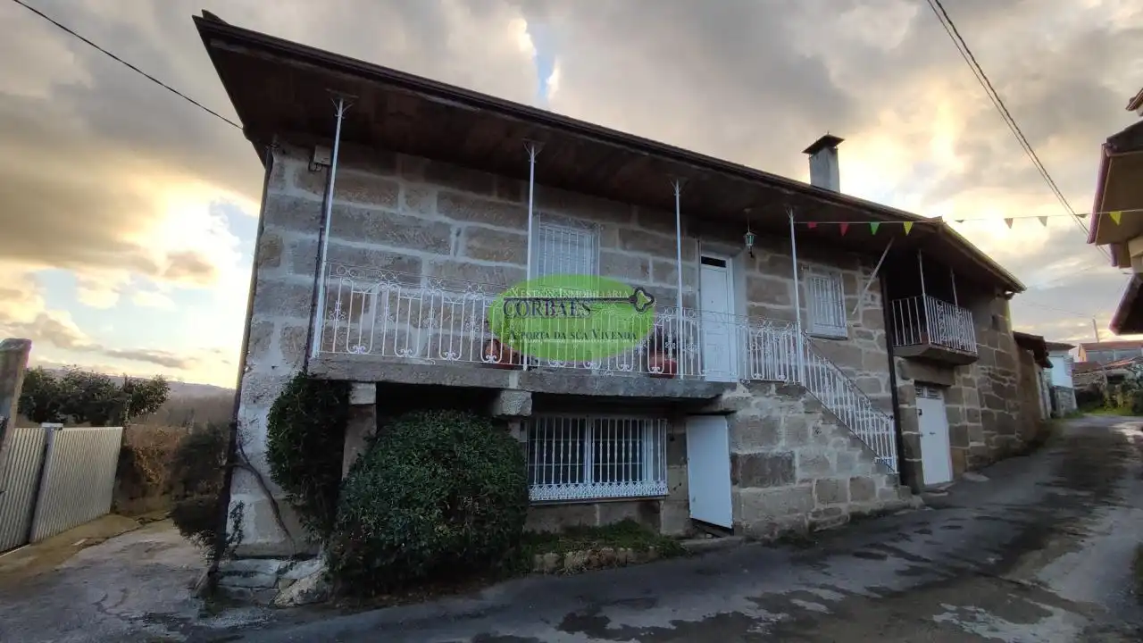 Vista exterior de Casa o xalet en venda en Paderne de Allariz amb Calefacció, Jardí privat i Parquet